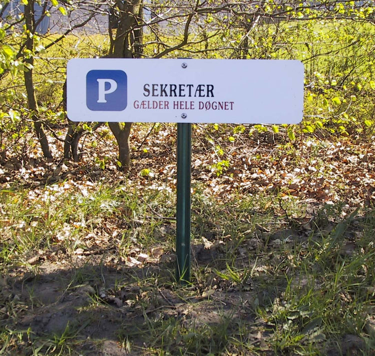 P-Skilte med stolpe