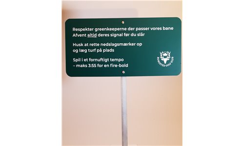 Skilte på fairway